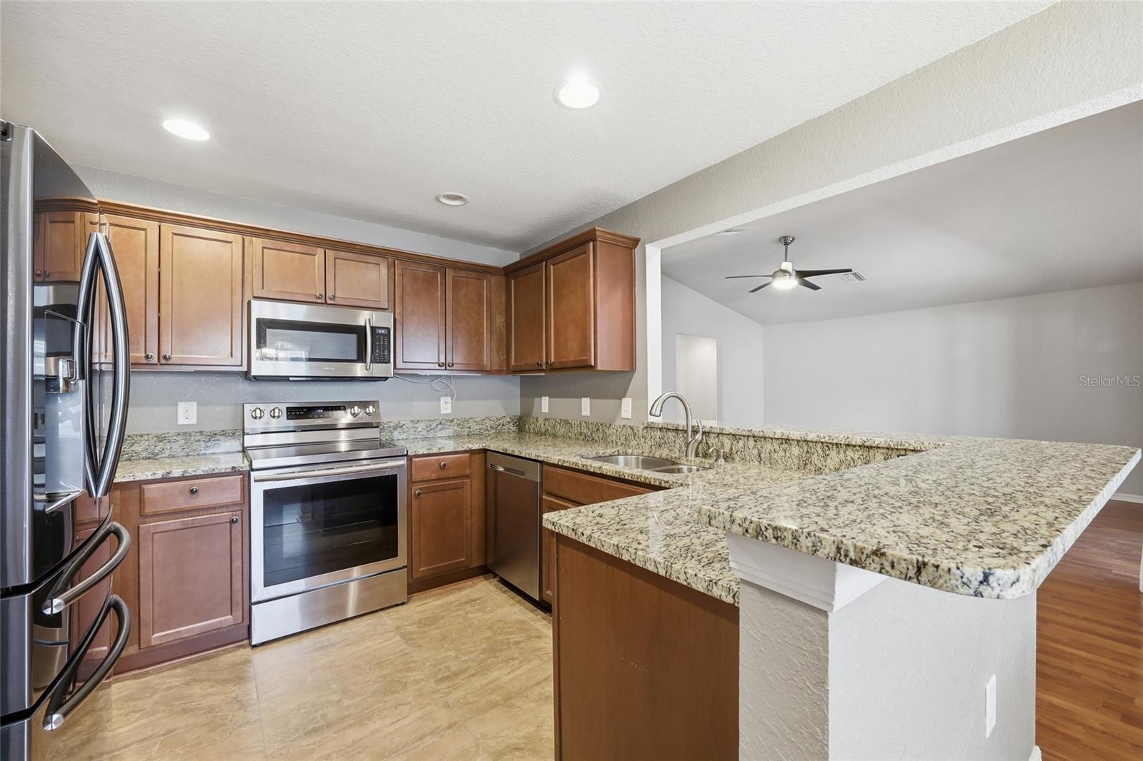 LADY LAKE STONEWOOD MANOR - Residential