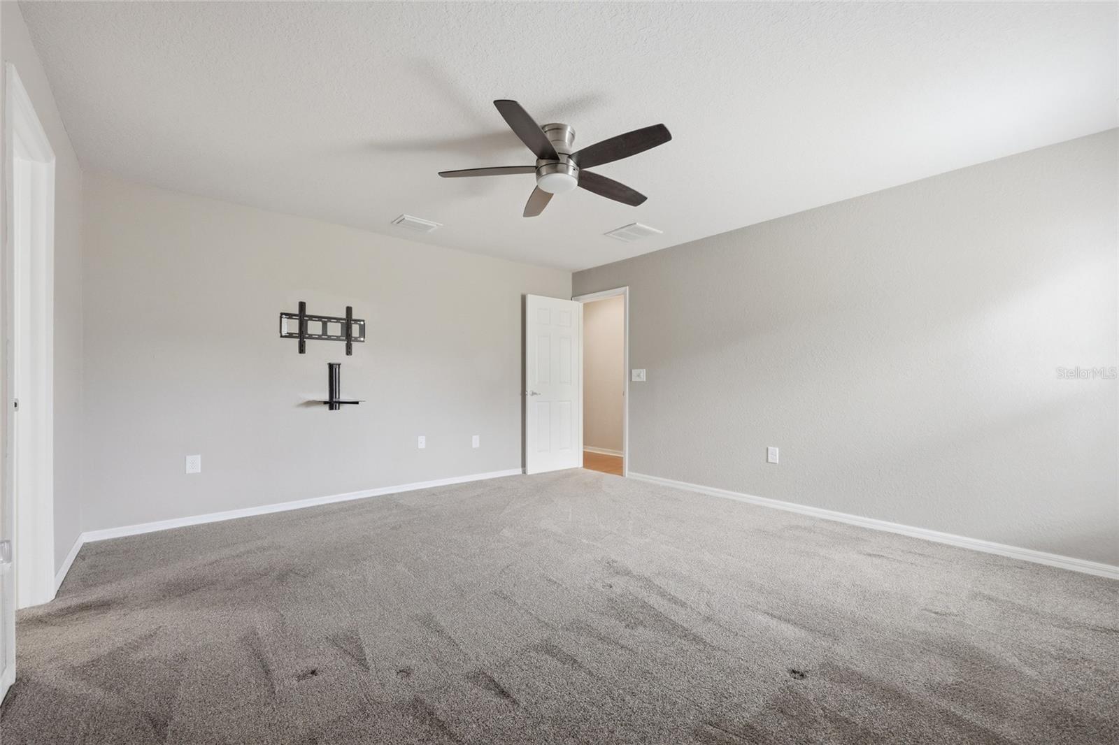 LADY LAKE STONEWOOD MANOR - Residential