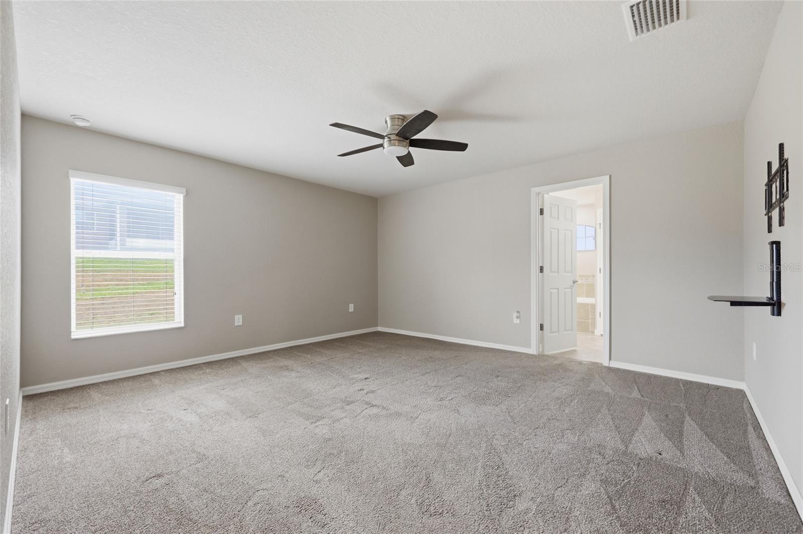 LADY LAKE STONEWOOD MANOR - Residential