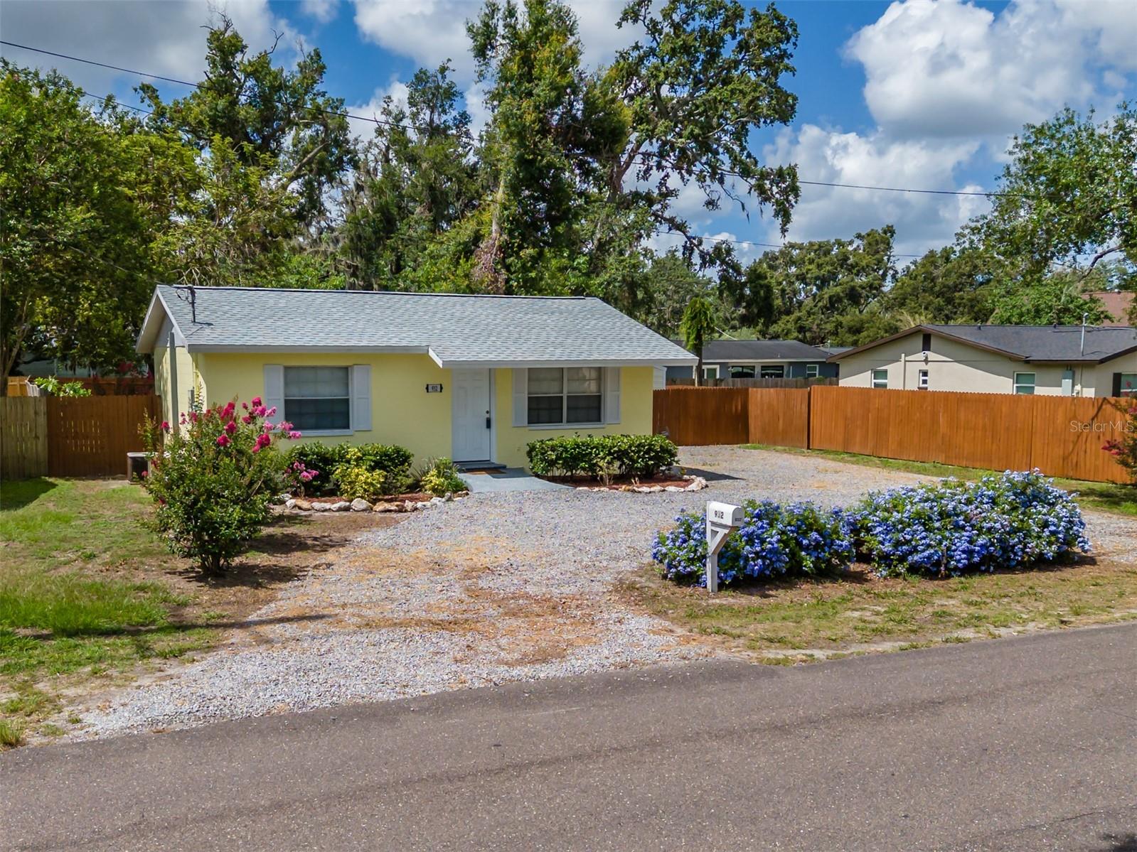 932 W WHEELER ROAD