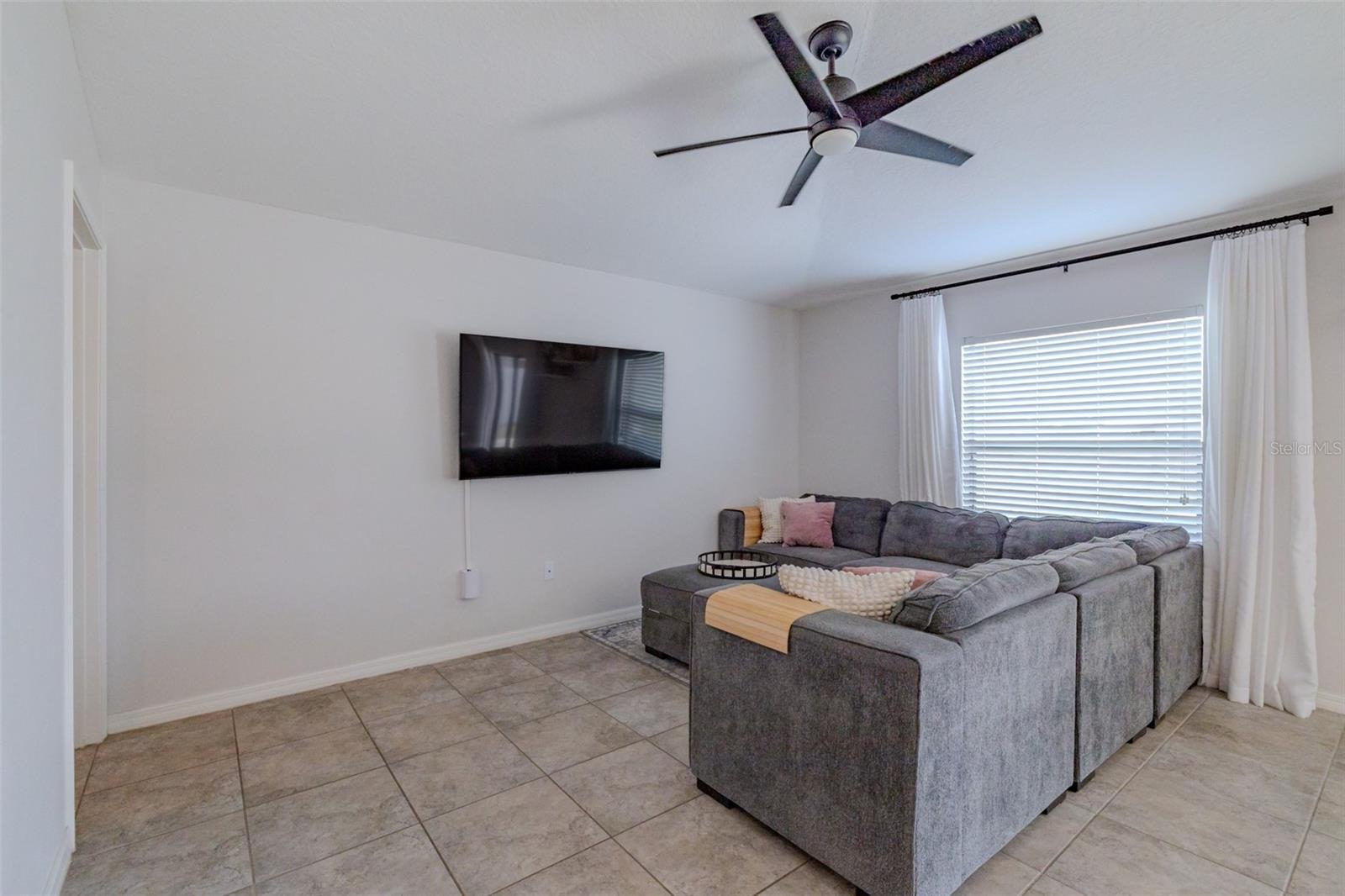 CARLTON LAKES WEST - Residential