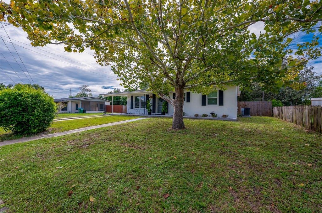 Photo of 605 E Normandy Boulevard, Deltona, FL 32725 (MLS # V4951692)