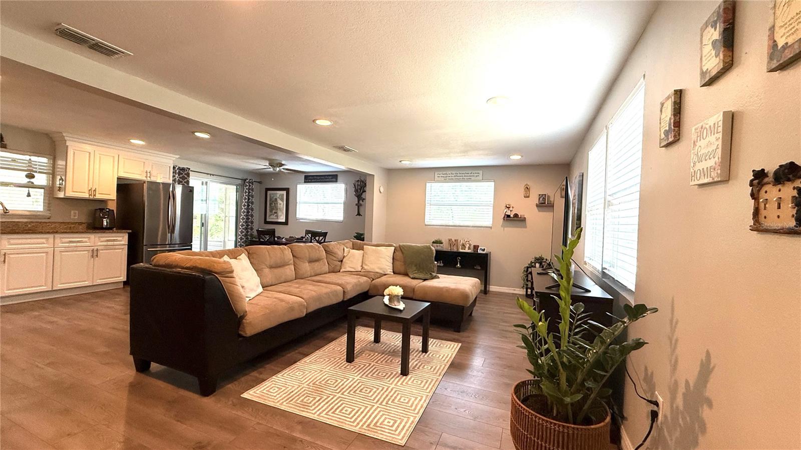 LENA VISTA SUB - Residential