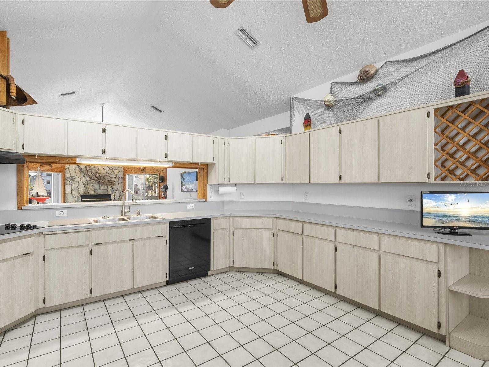 HERNANDO BEACH - Residential