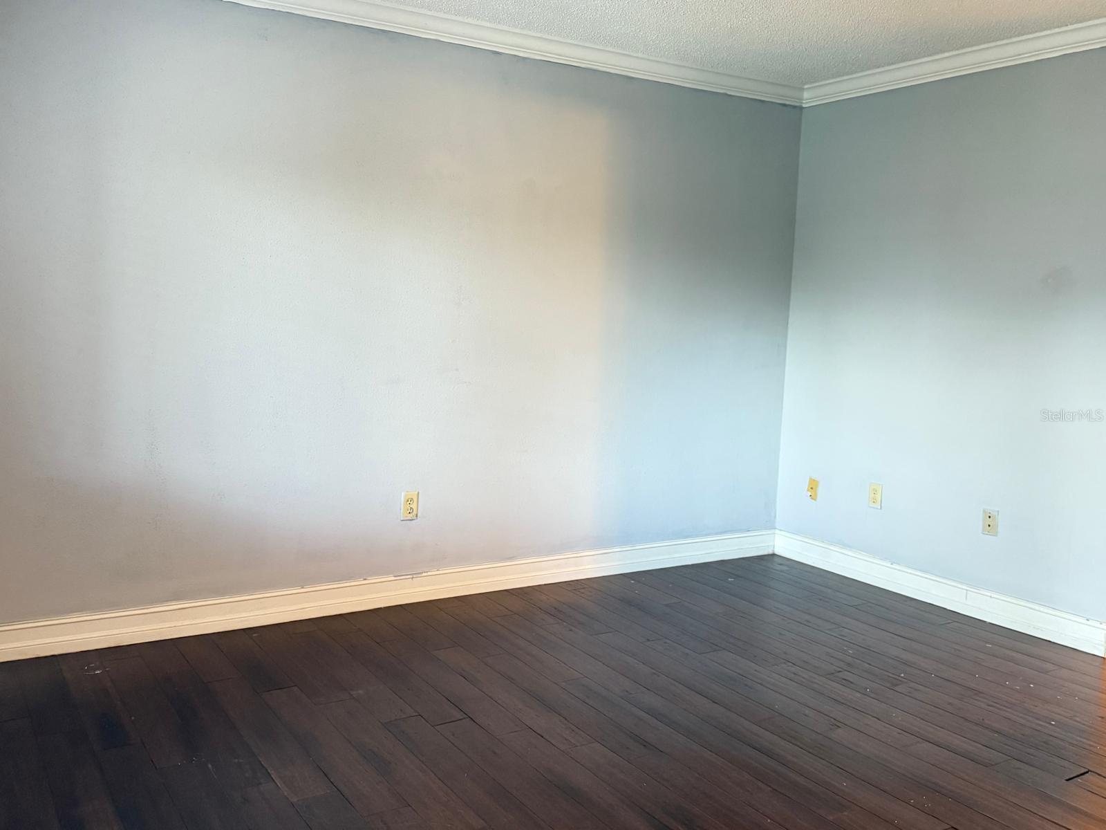 122 WATER FRONT WAY 220