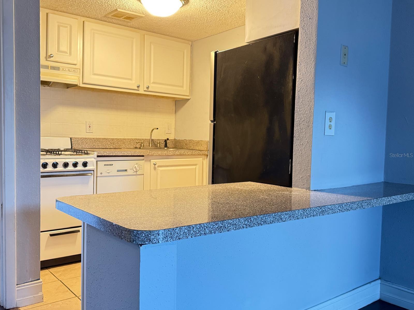 122 WATER FRONT WAY 220