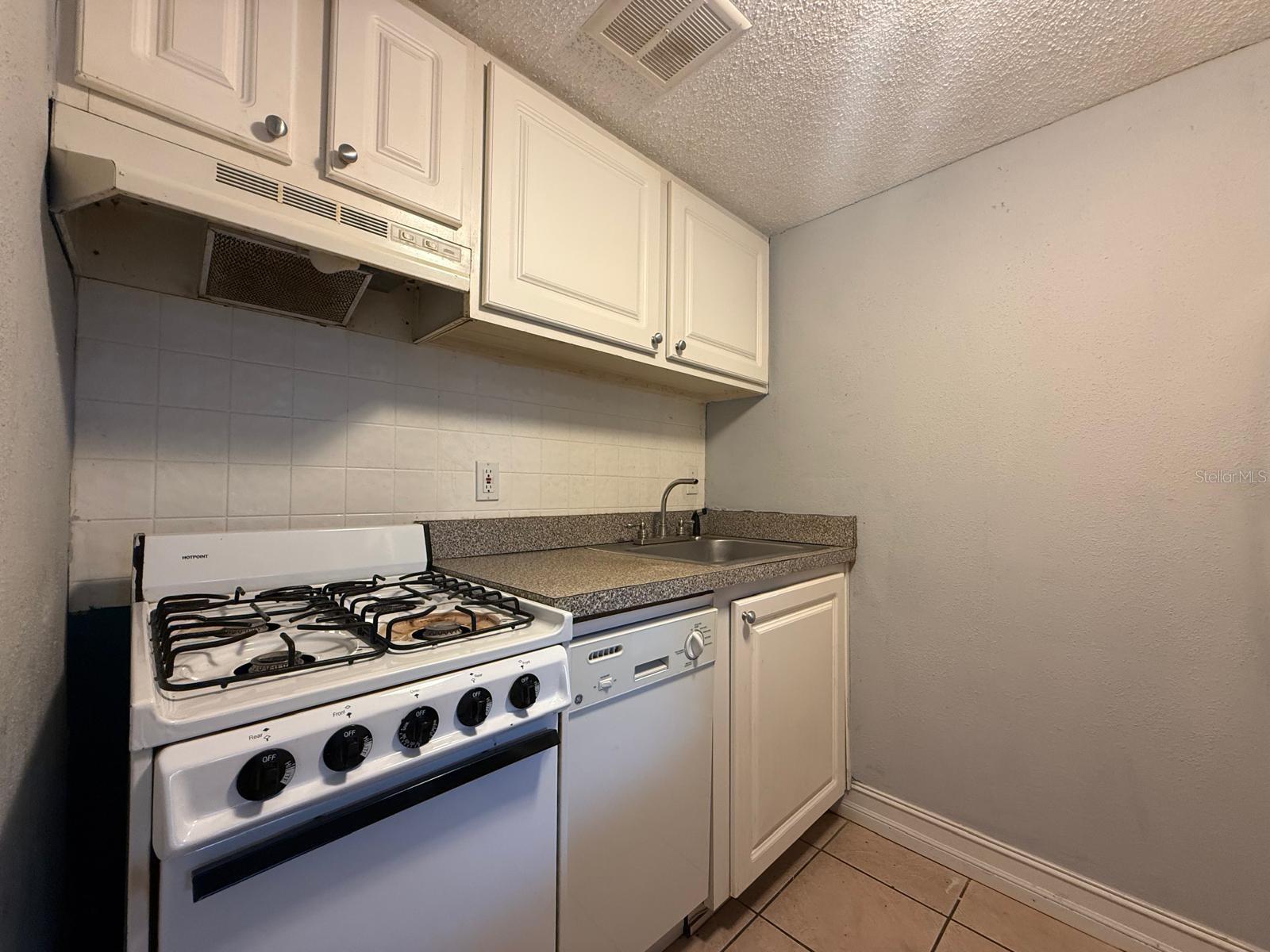 122 WATER FRONT WAY 220