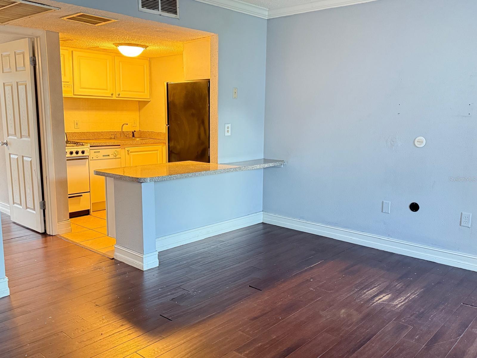 122 WATER FRONT WAY 220