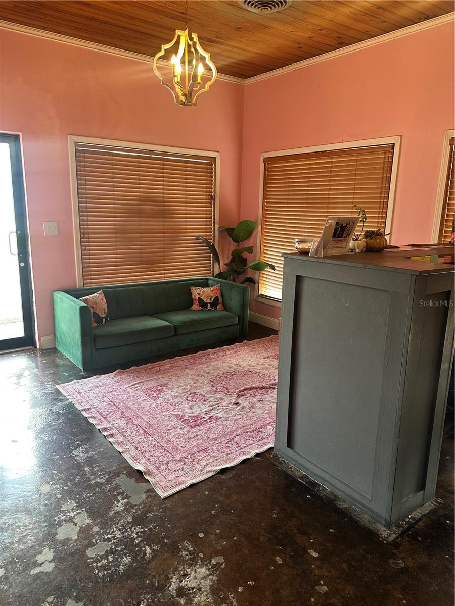 CLEVELAND HEIGHTS - Commercial Sale