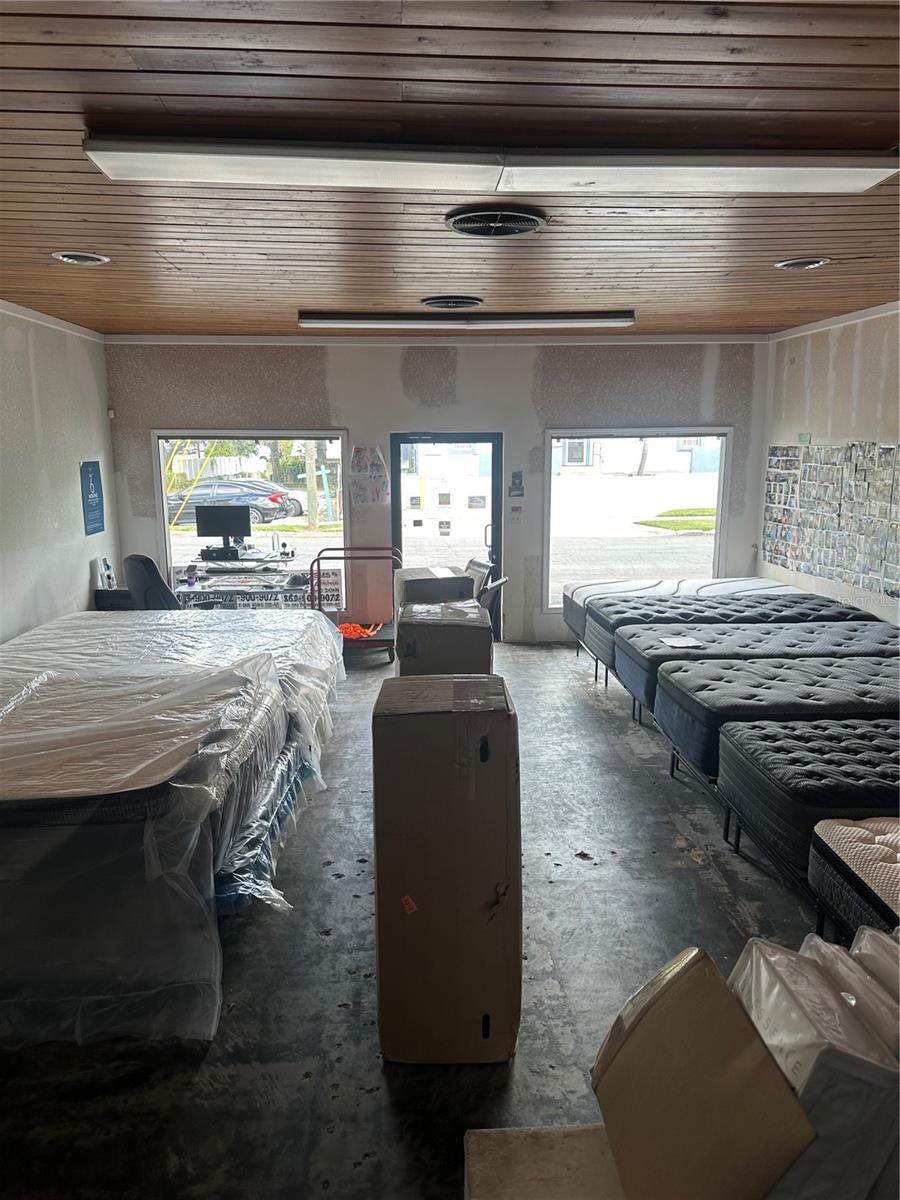 CLEVELAND HEIGHTS - Commercial Sale