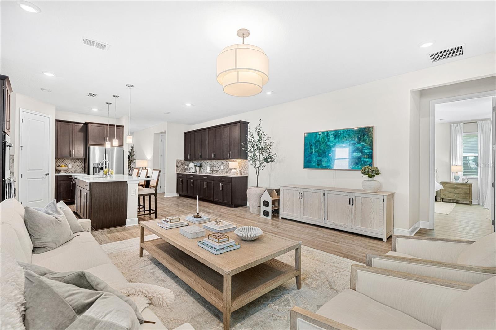 HAWKS CREST - Residential