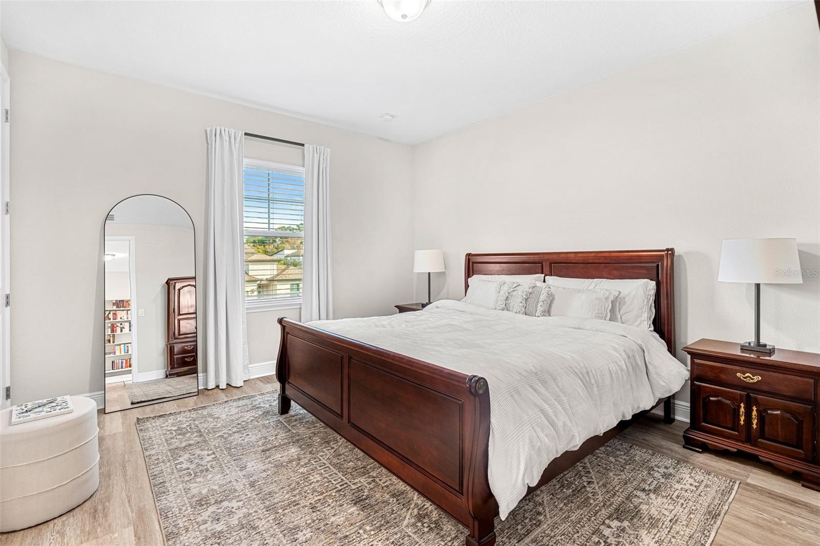 HAWKS CREST - Residential