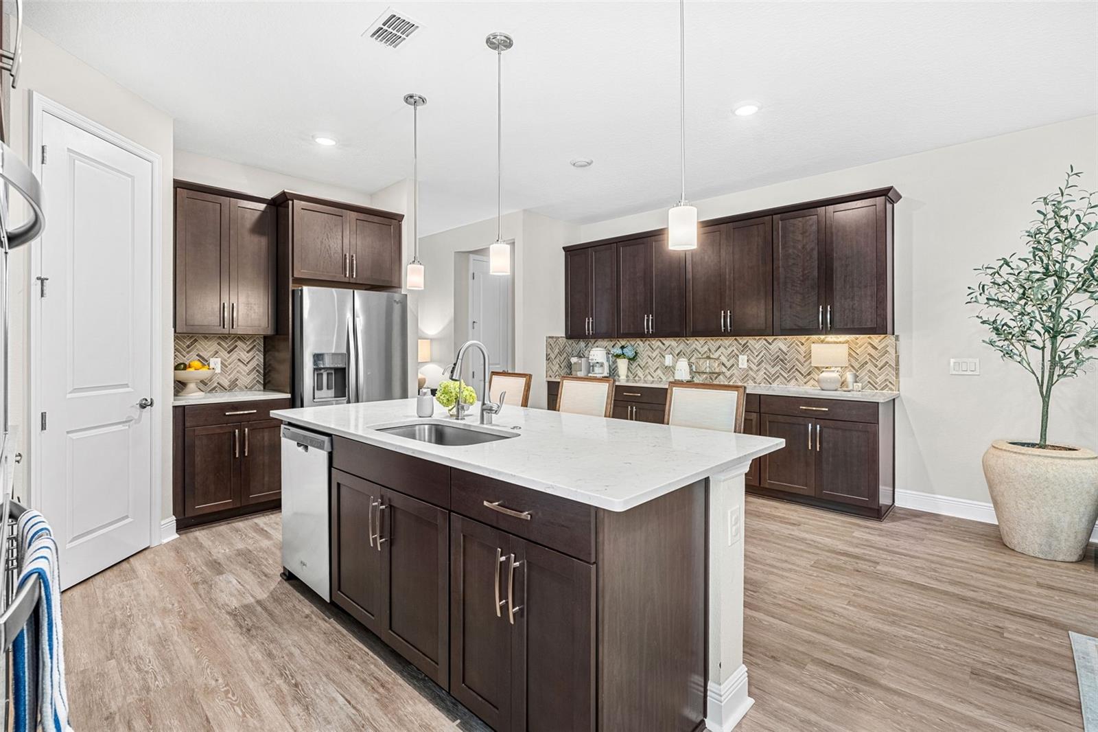 HAWKS CREST - Residential