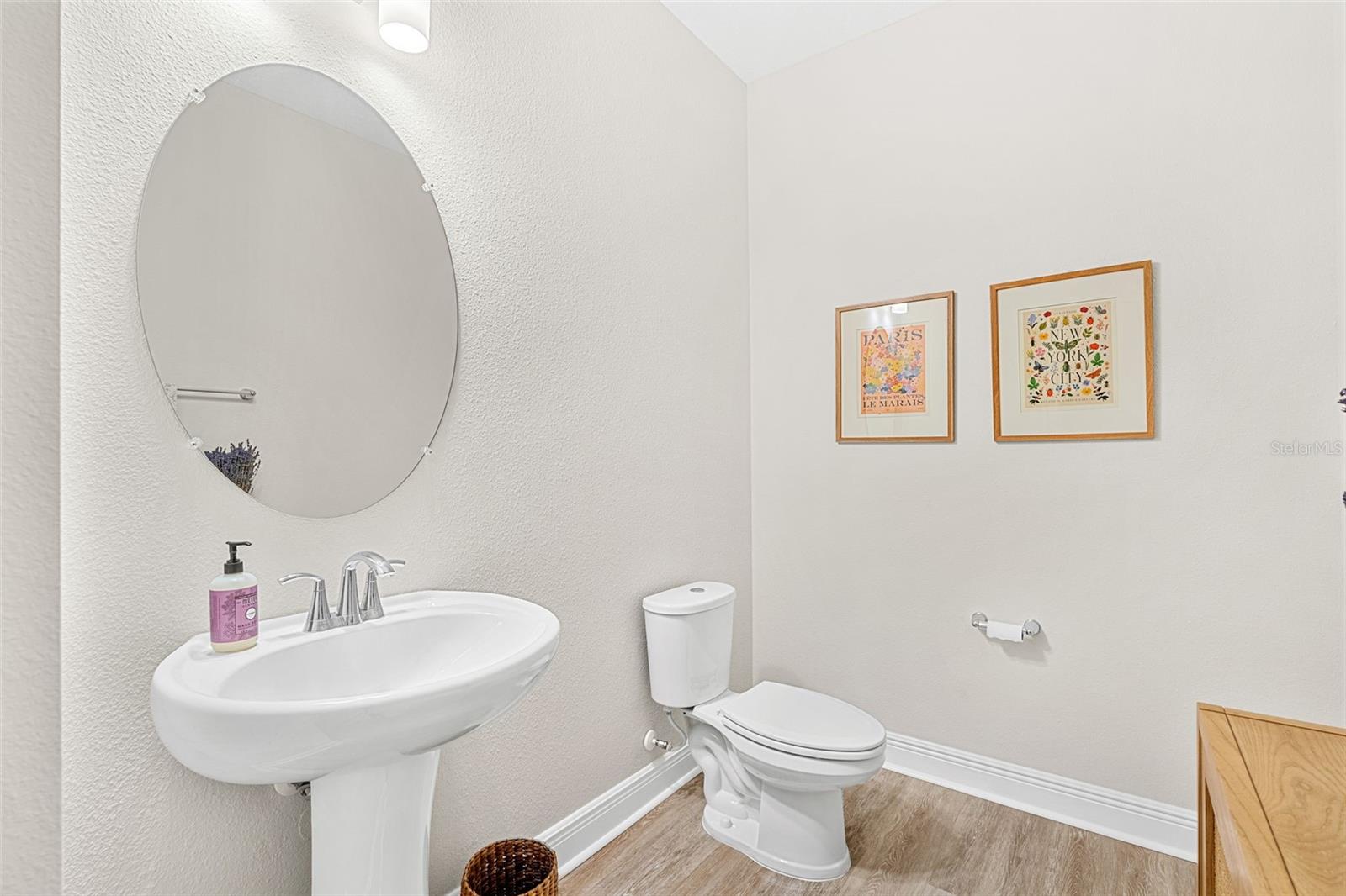 HAWKS CREST - Residential