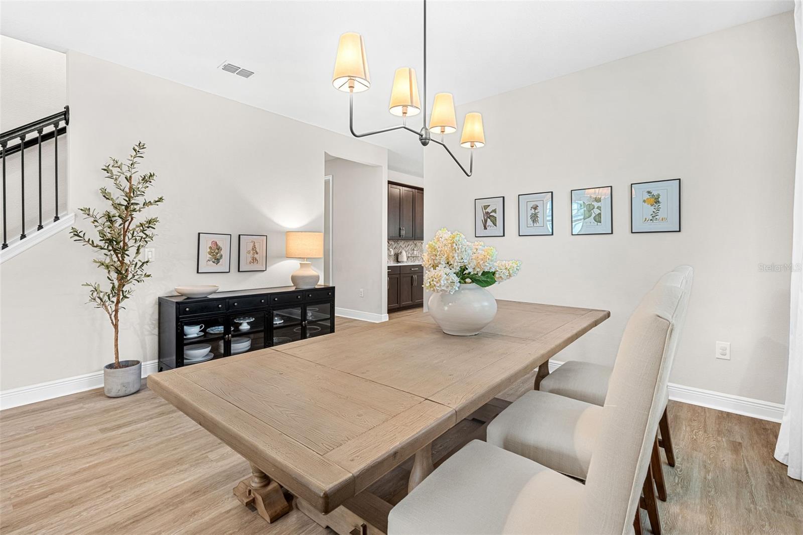 HAWKS CREST - Residential