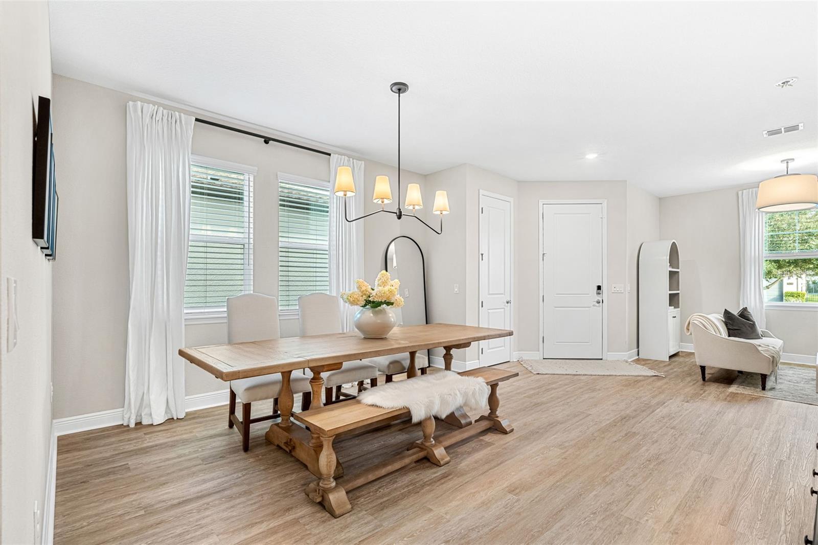 HAWKS CREST - Residential