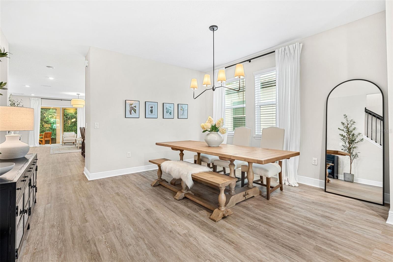 HAWKS CREST - Residential