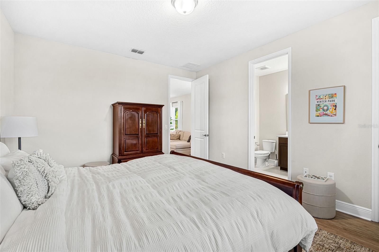 HAWKS CREST - Residential