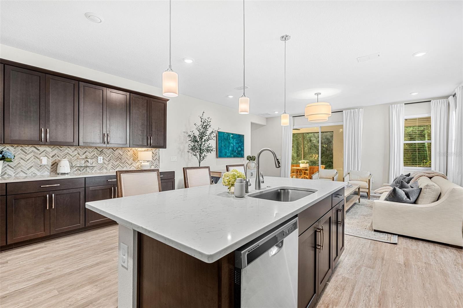 HAWKS CREST - Residential