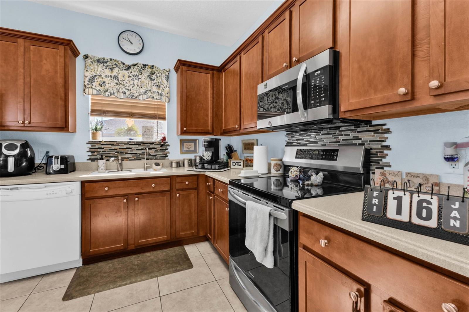 KINGS GATE PH 02 - Residential