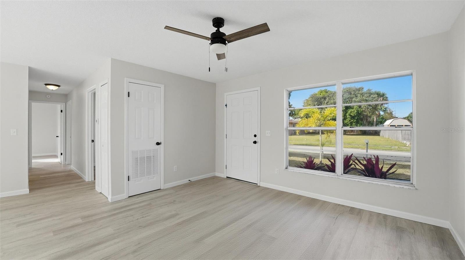 WHISPERING HILLS COUNTRY CLUB ESTATES SEC 04 - Residential