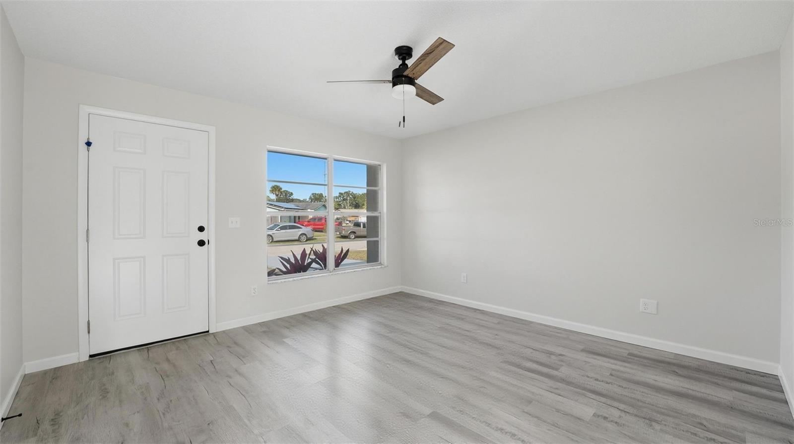 WHISPERING HILLS COUNTRY CLUB ESTATES SEC 04 - Residential