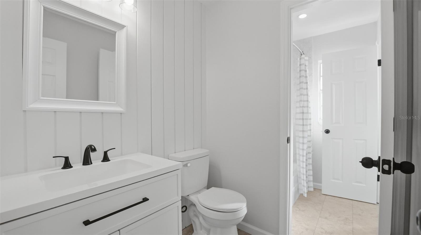 WHISPERING HILLS COUNTRY CLUB ESTATES SEC 04 - Residential