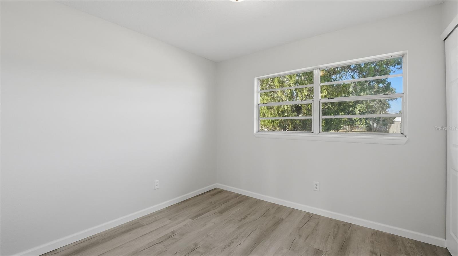 WHISPERING HILLS COUNTRY CLUB ESTATES SEC 04 - Residential