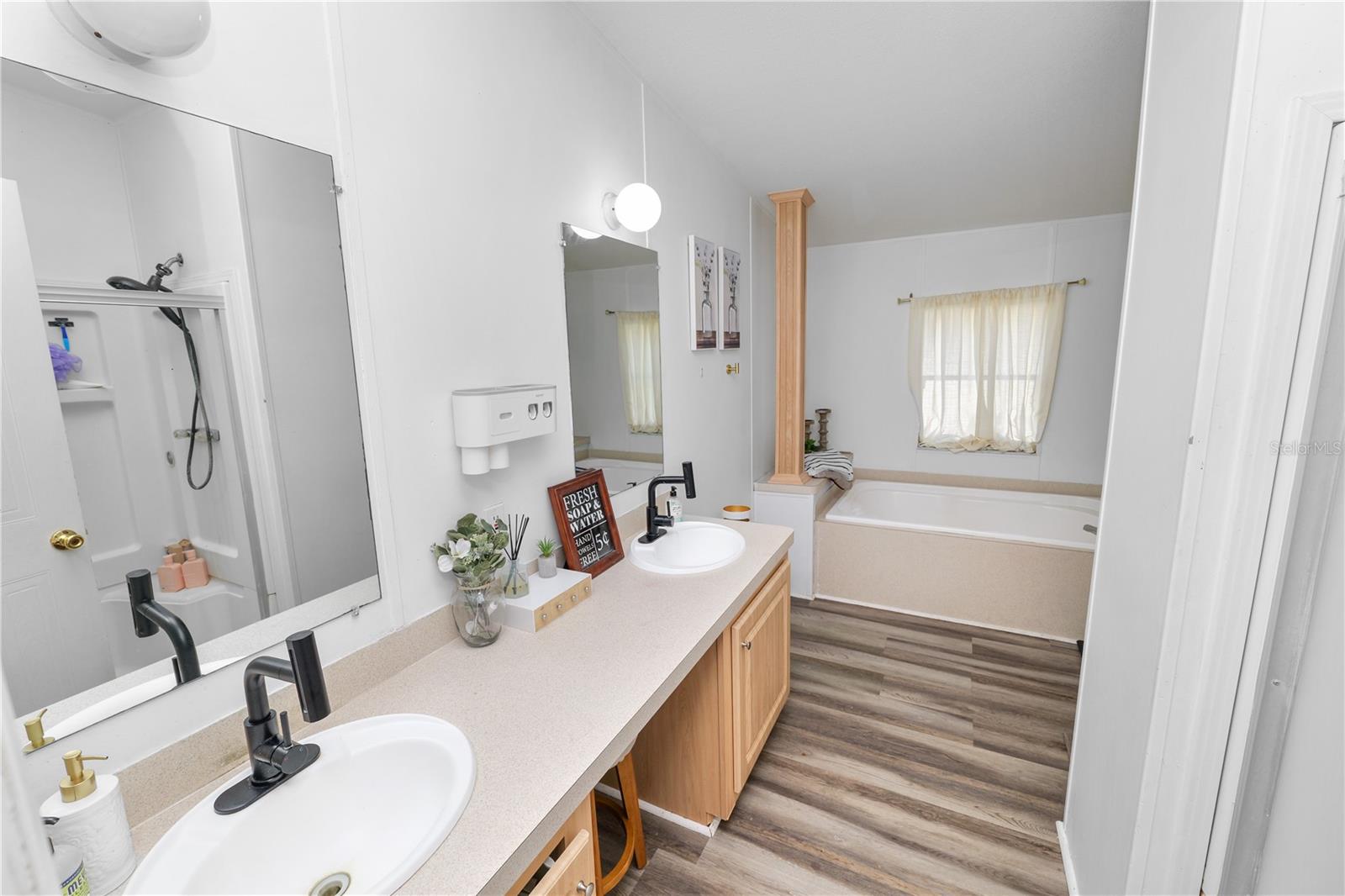 HUNTERS HILL - Residential