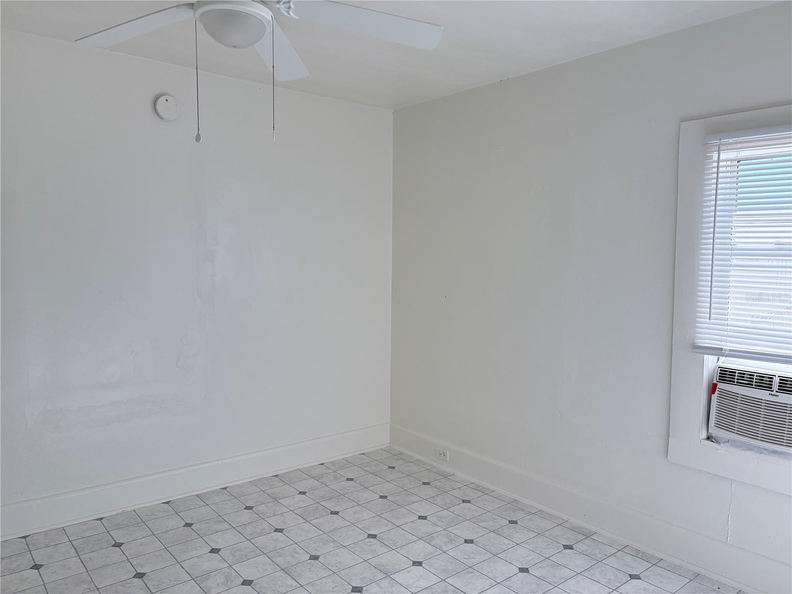 SUN CREST SUB - Residential Lease