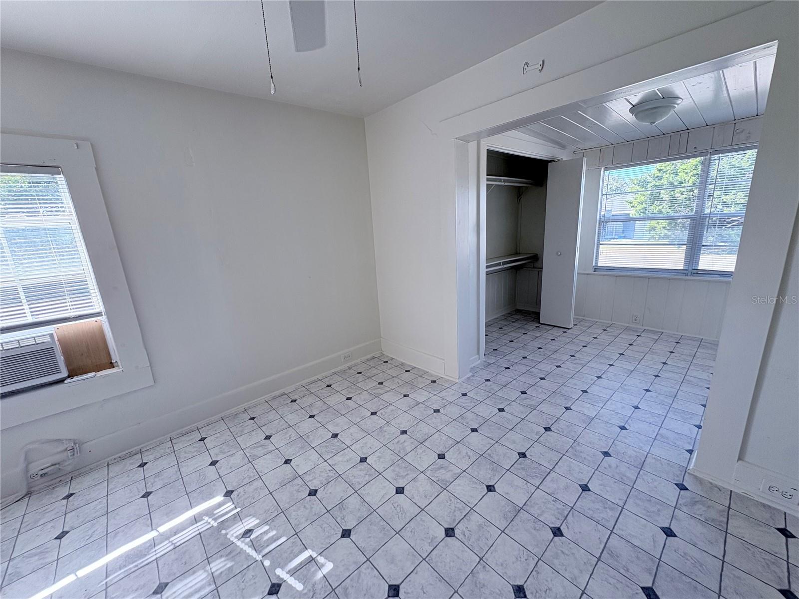 SUN CREST SUB - Residential Lease