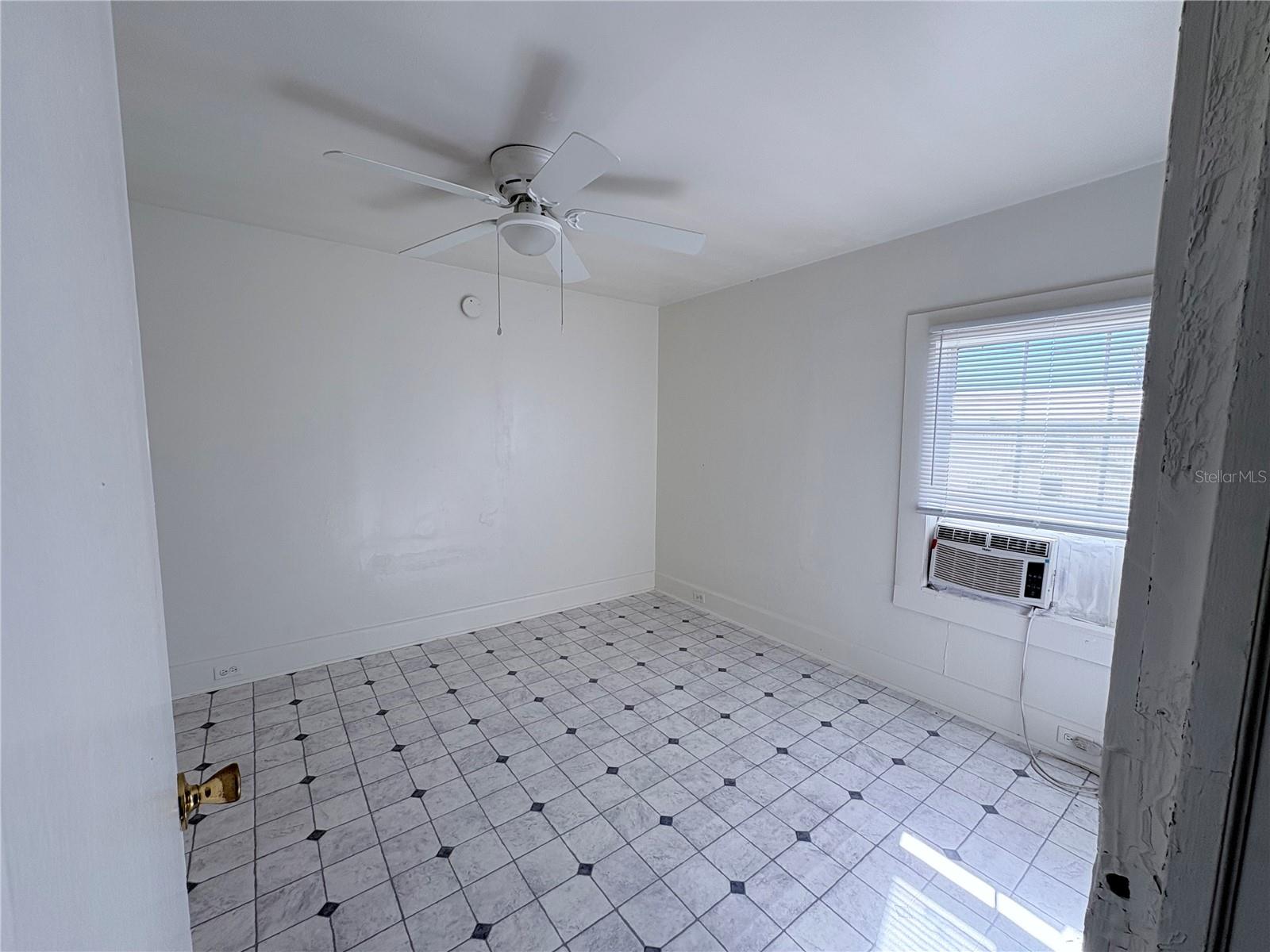 SUN CREST SUB - Residential Lease