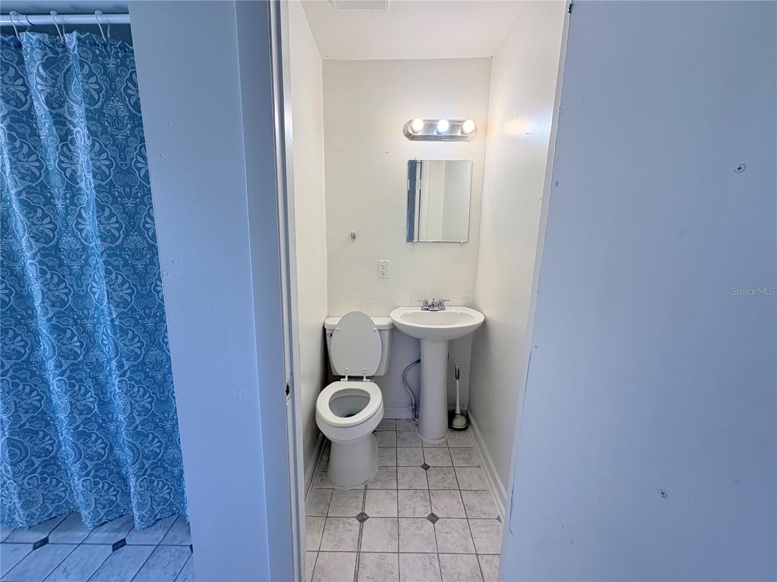 SUN CREST SUB - Residential Lease