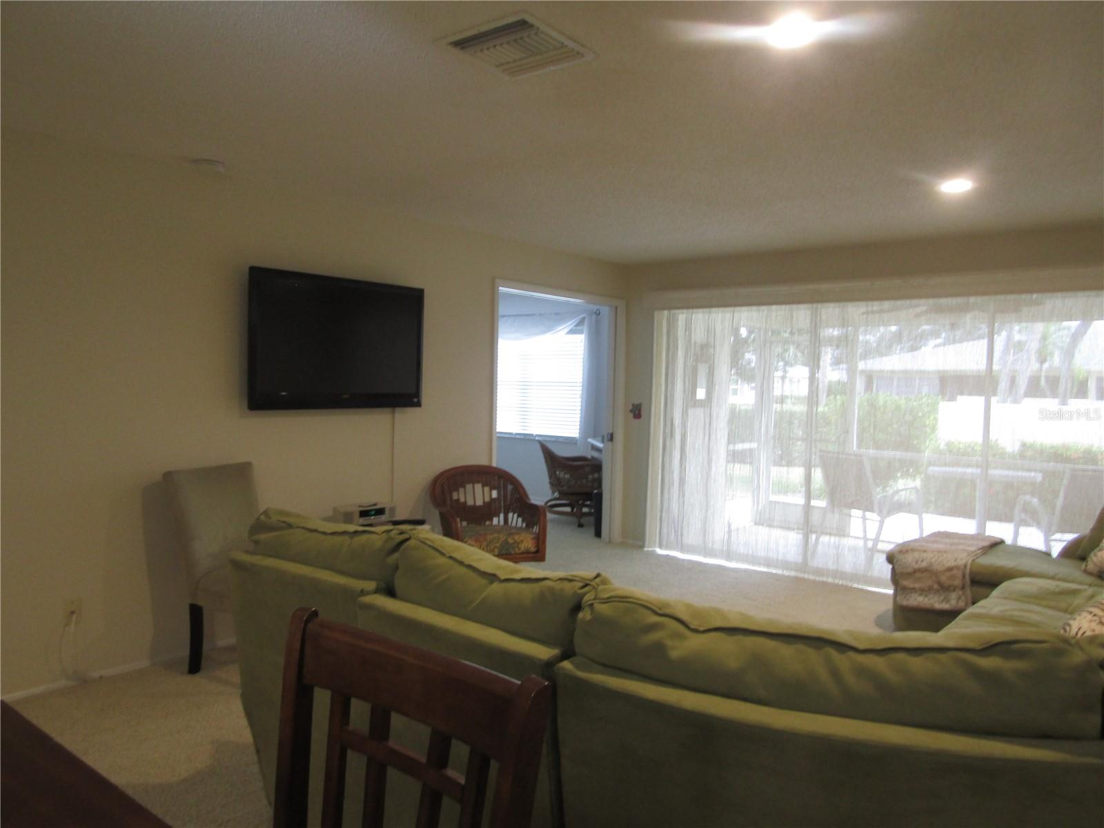 PALM-AIRE AT SARASOTA 10-B - Residential Lease