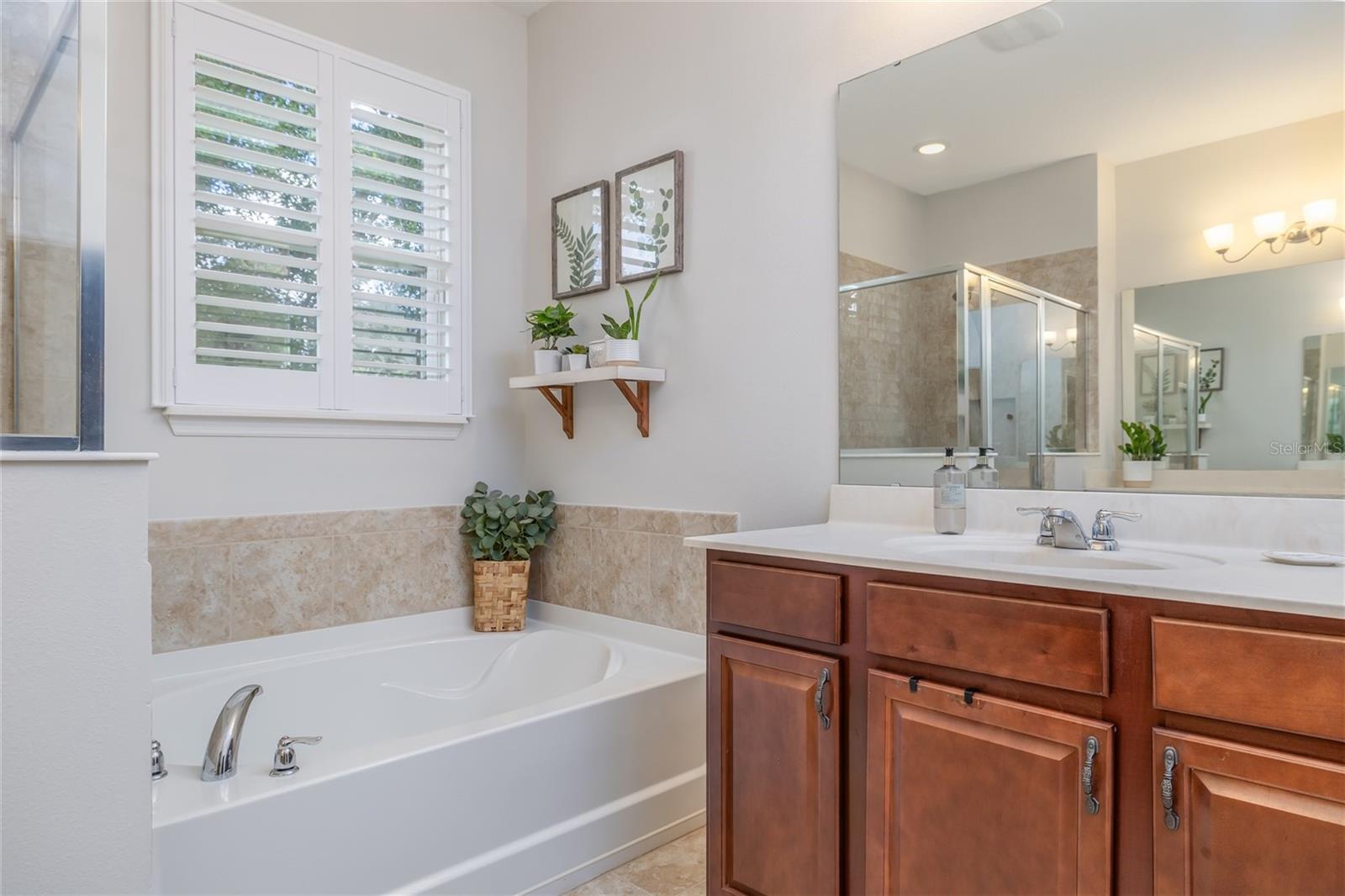 VICTORIA PARK INC 5 NW / VICTORIA TRAILS - Residential