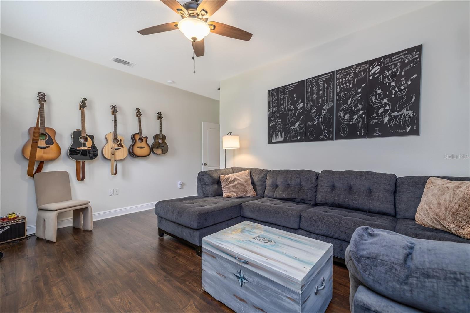 VICTORIA PARK INC 5 NW / VICTORIA TRAILS - Residential