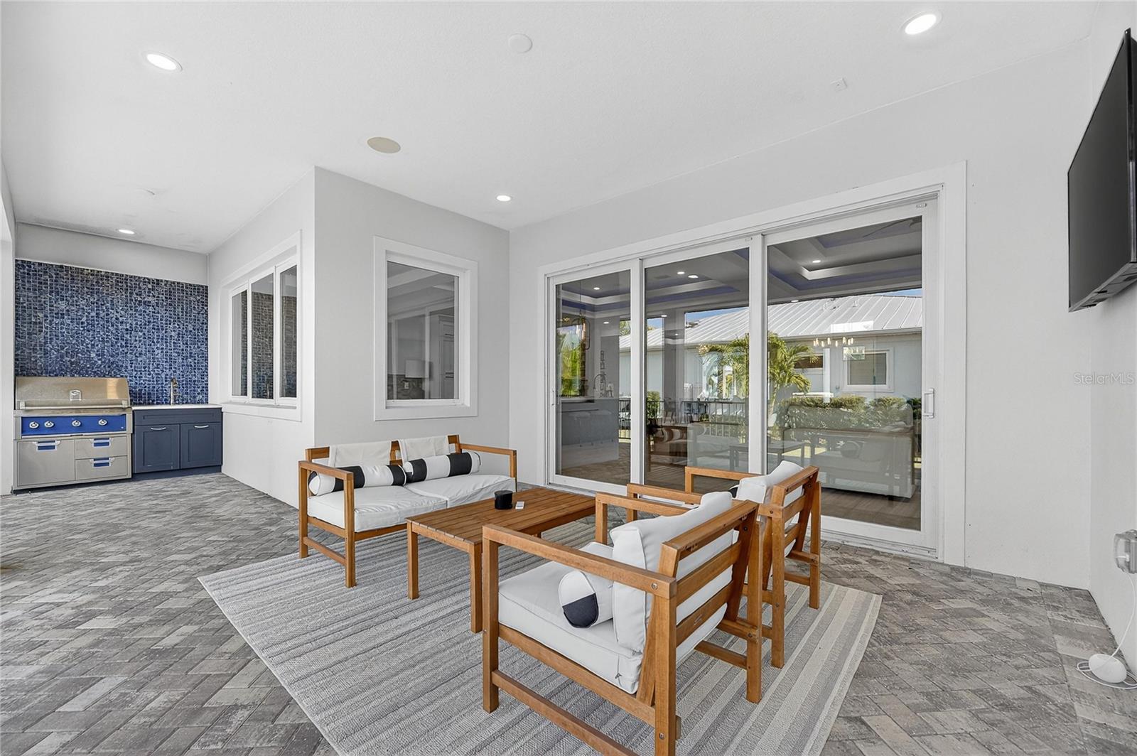 MIRABAY PH 2A-3 - Residential