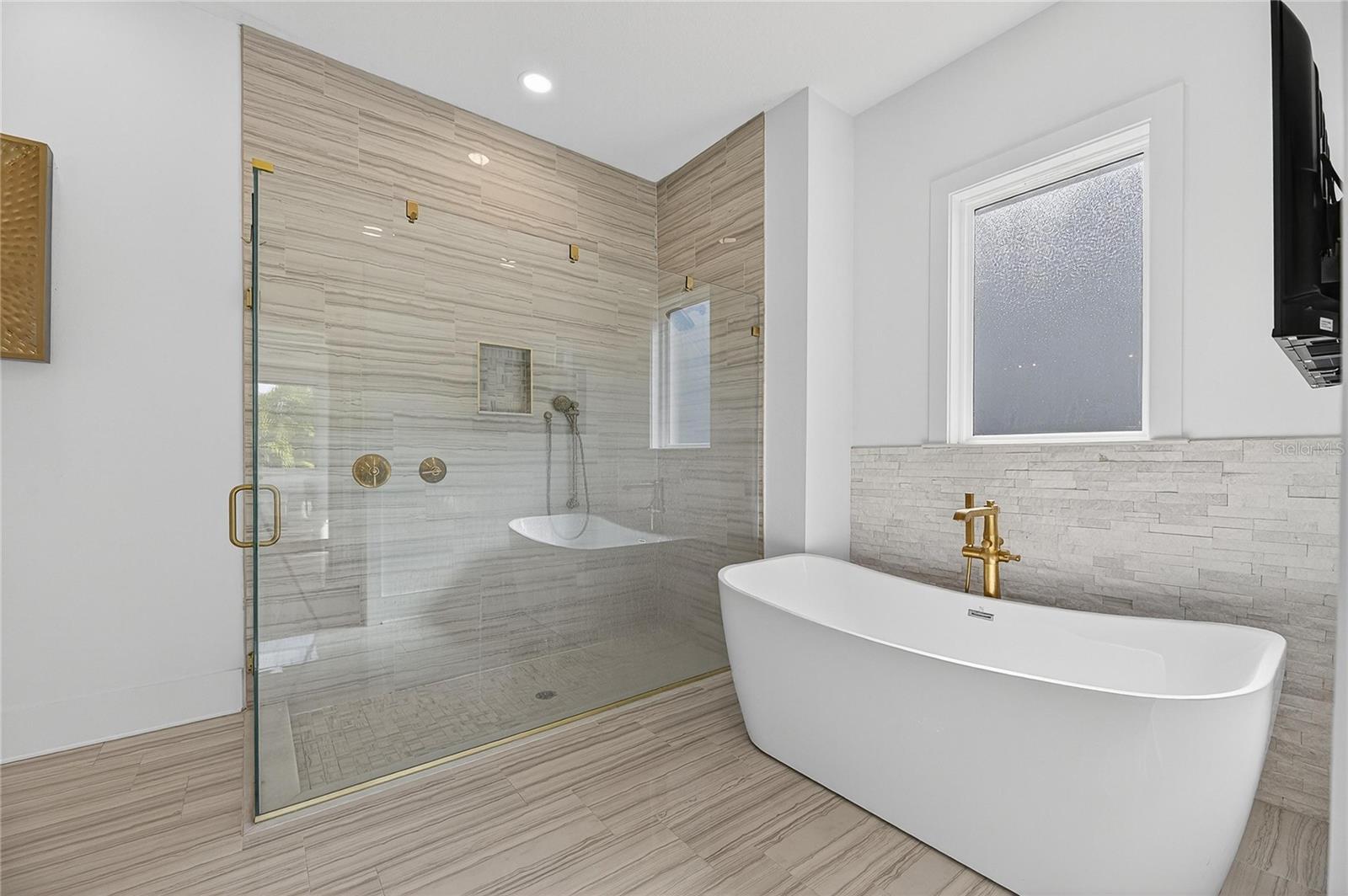 MIRABAY PH 2A-3 - Residential