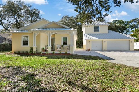 A home in SEMINOLE