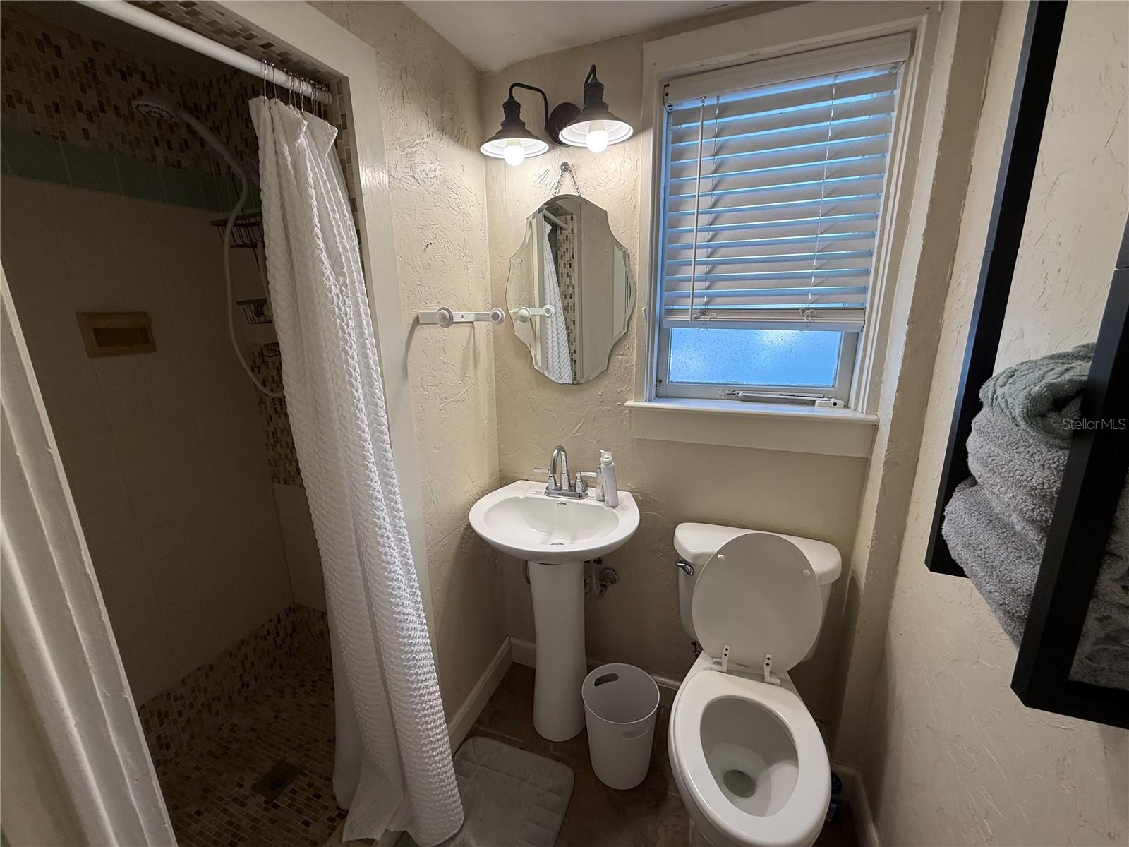 GAINESVILLE DOIG & ROBERTSON ADD - Residential Lease