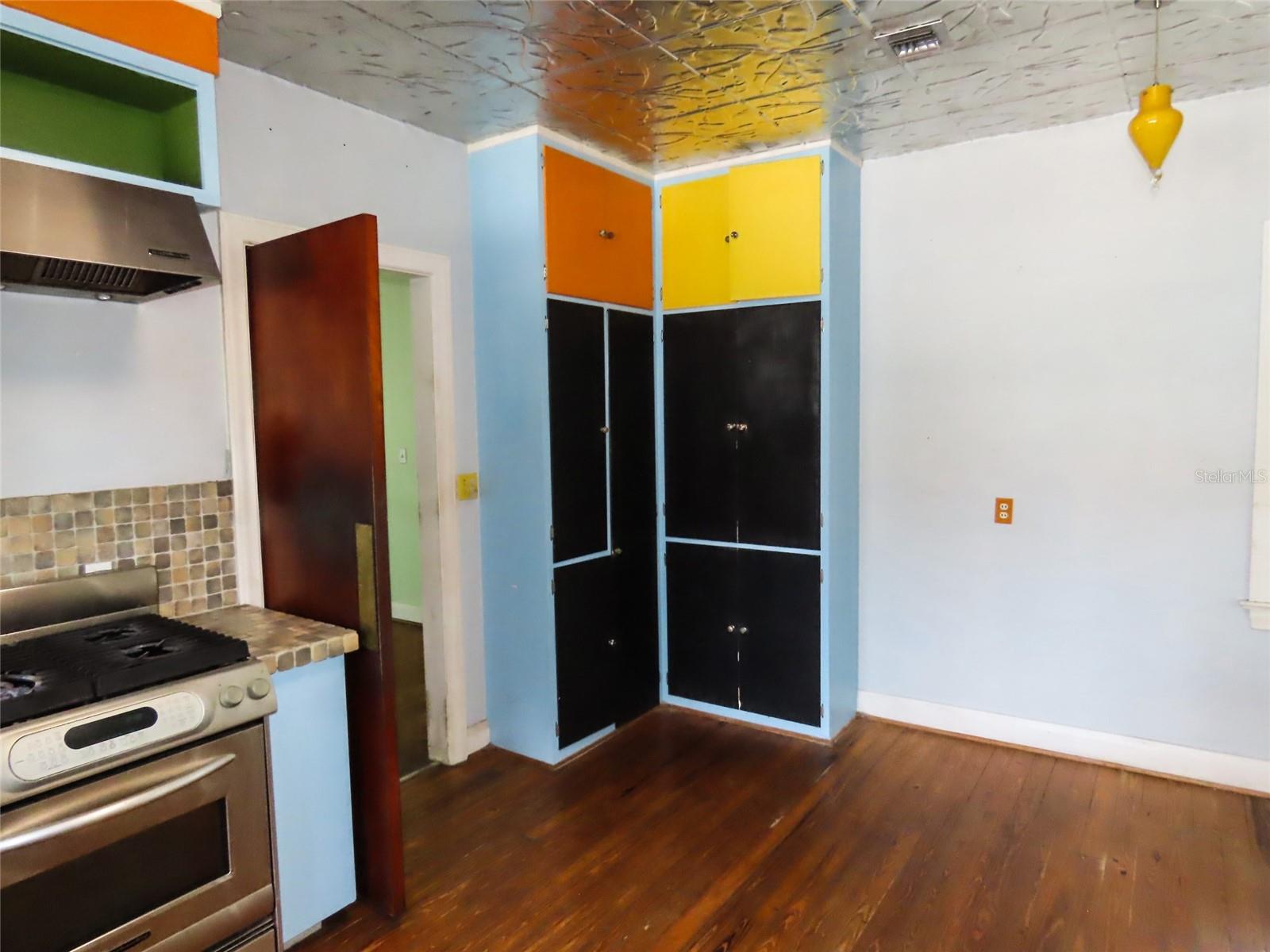 RIVERVIEW CONTINUED - Residential
