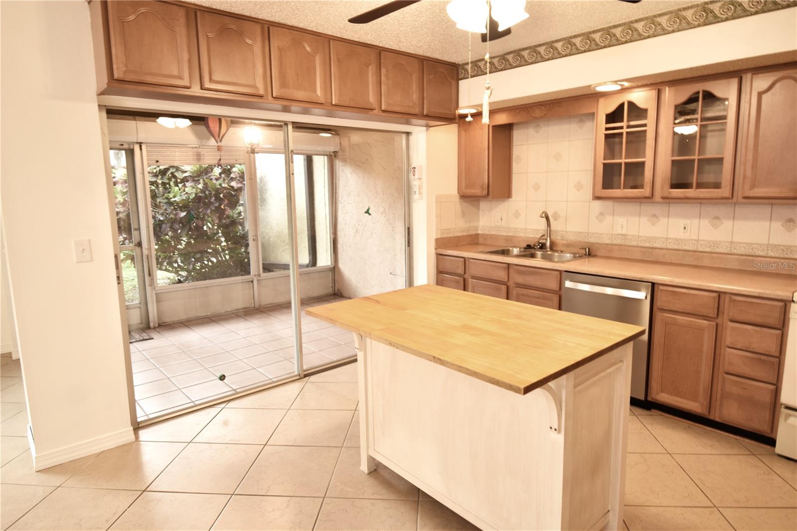 2101 SUNSET POINT ROAD 1304