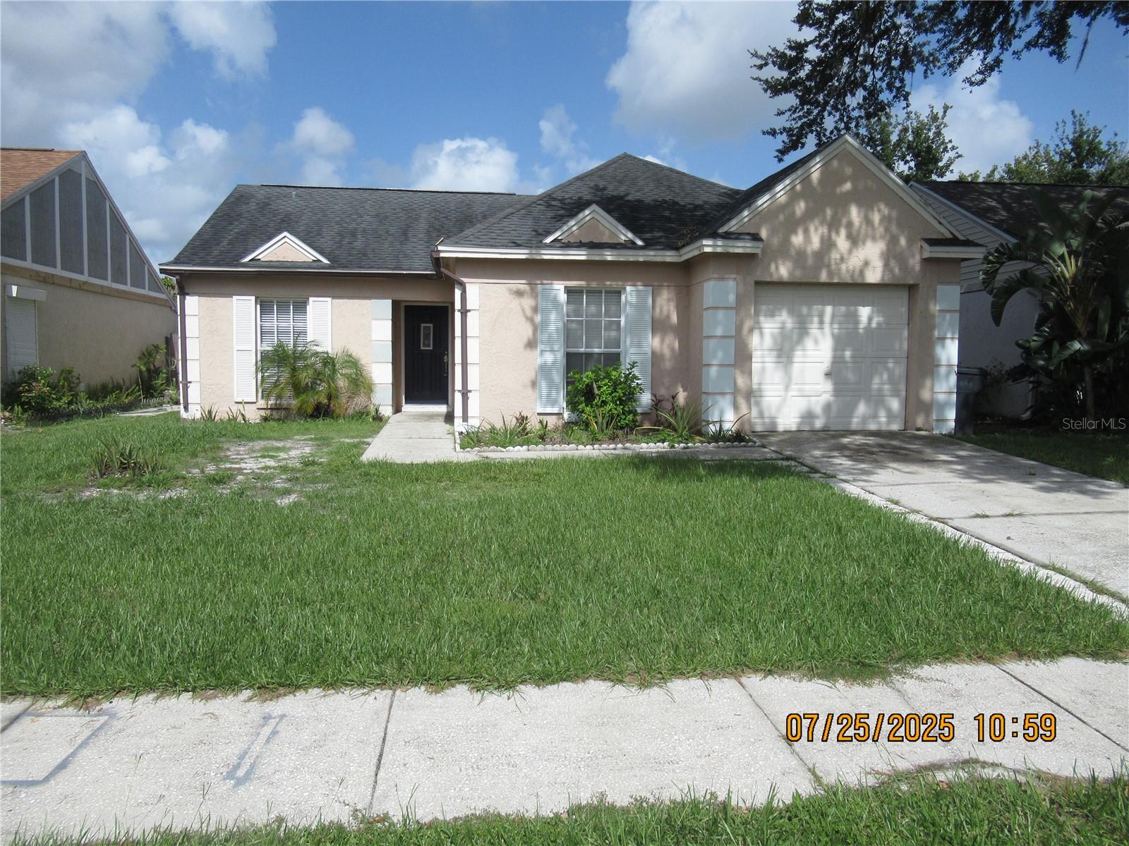 BRANDON: 3 bedrooms, 2 baths, 1 car garage home in Brandon. Features include open floor plan, eat-in kitchen with ceramic tile in wet areas and laminate throughout. Sliding glass doors leading out to screened in porch and fenced back yard. Spacious master w/ individual vanity space and private shower. Easy access to I-75, and only minutes from Brandon, Tampa, and Mac Dill Air Force Base.