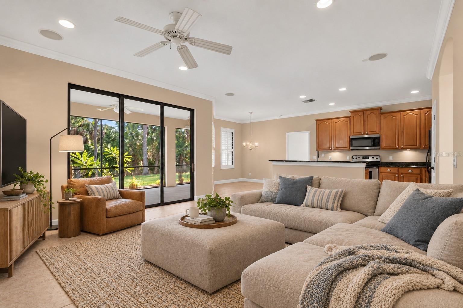 213 SILVER FALLS DRIVE, APOLLO BEACH, FL, 33572 3 213 SILVER FALLS DRIVE