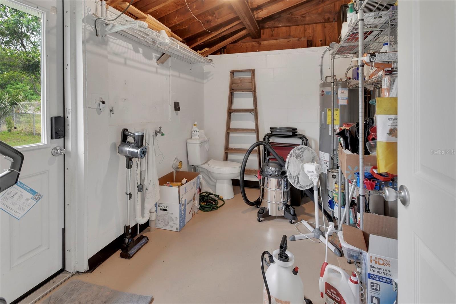 LAKE MARIE ESTATES 04 - Residential