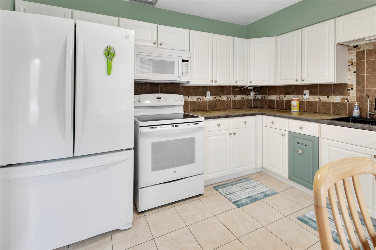 LAKE MARIE ESTATES 04 - Residential