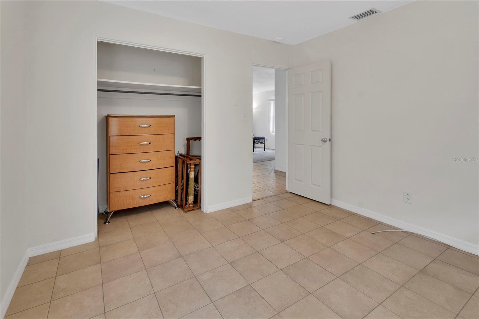 LAKE MARIE ESTATES 04 - Residential