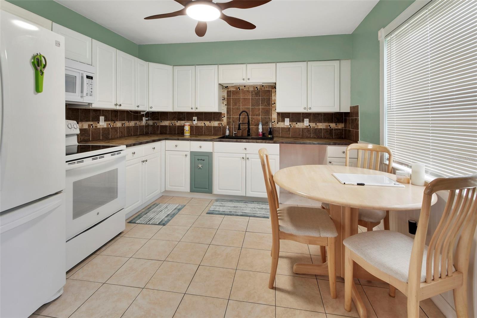 LAKE MARIE ESTATES 04 - Residential