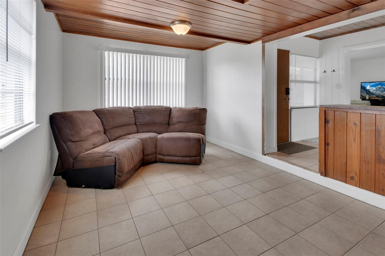 LAKE MARIE ESTATES 04 - Residential