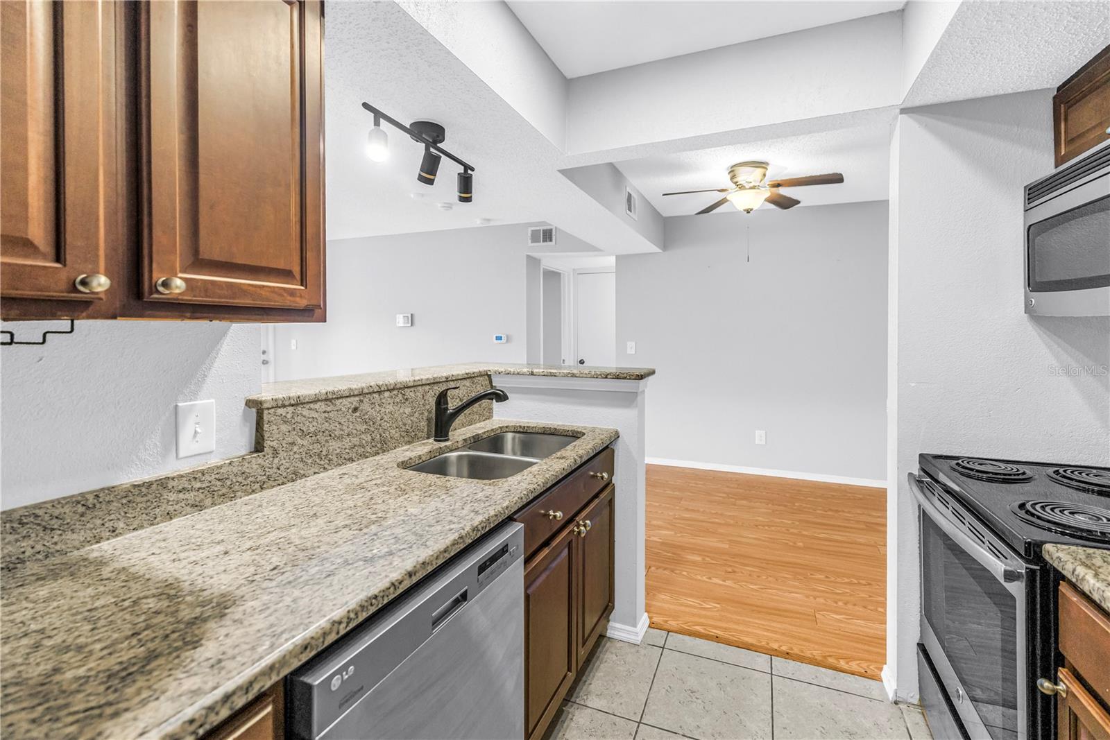 VANTAGE POINT CONDO - Residential